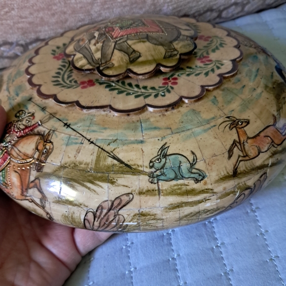 Antique HandPainted Moriage Indian Opium Box w/ Inlaid Camel Bone and Ebony Wood - Picture 6 of 14